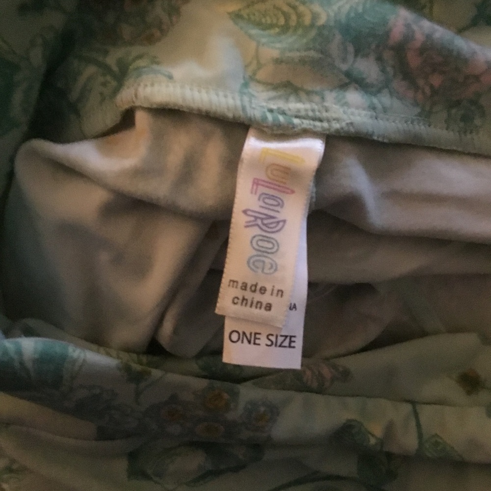 ๐ฅ3 for $18๐ฅ One Size NEW Floral Lularoe Leggings - Picture 3 of 4